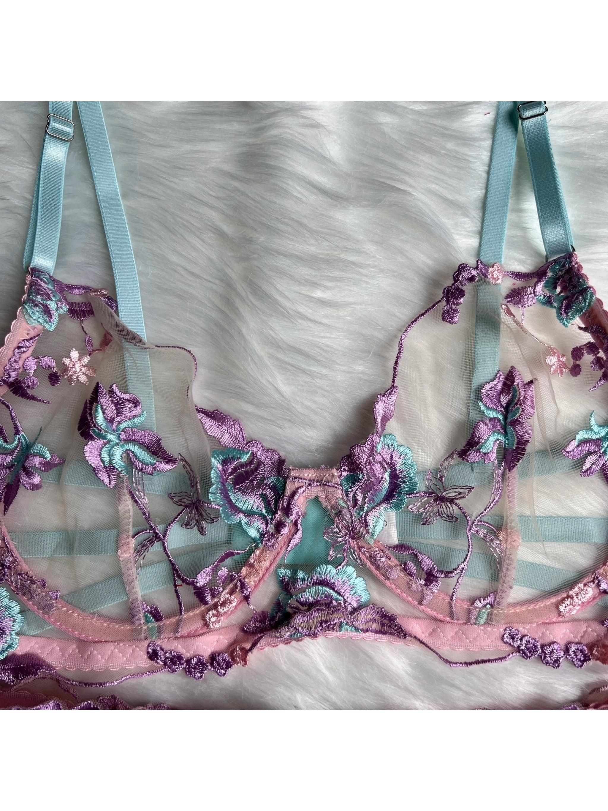 Lumina Wear Helene lingerie set featuring lace bra and matching panties, elegant black lingerie for women.