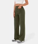 Elsa Lumina Wear high-waist black trousers with pockets, comfortable and stylish pants for everyday wear.