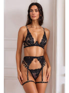 Lumina Vancouver Marte Lingerie Set featuring delicate lace bra and matching panties, stylish and comfortable lingerie for women.