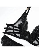 Lumina Vancouver Marte lingerie set featuring delicate lace bra and matching panties, elegant and comfortable lingerie for women.