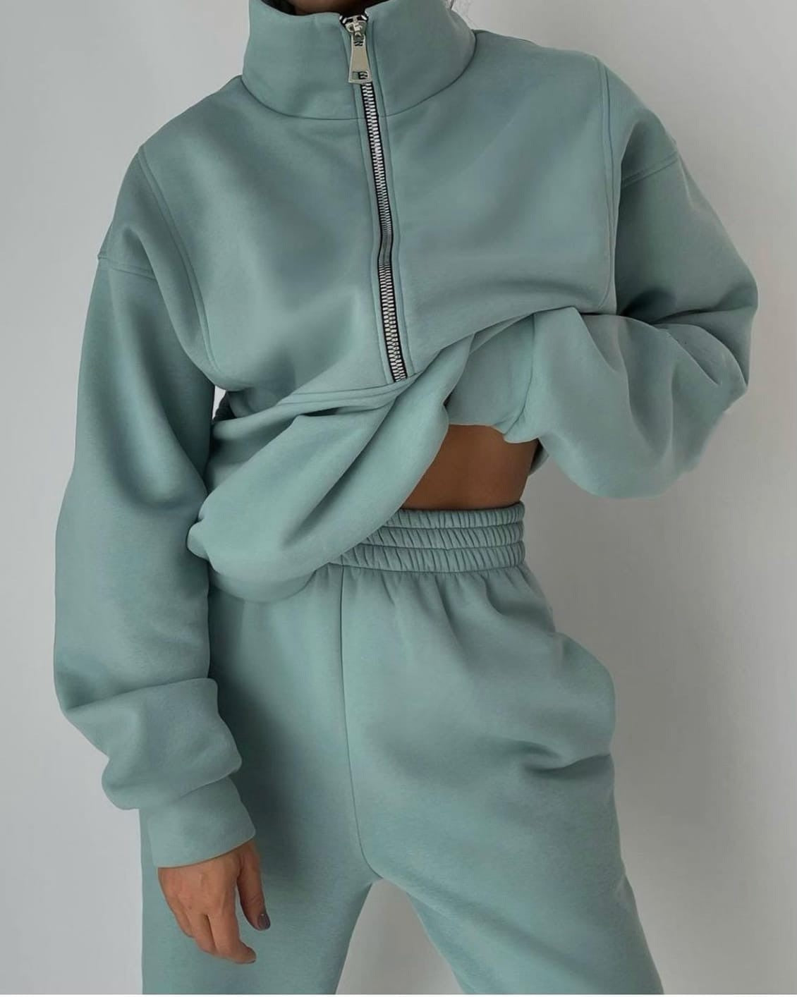 Pink Lumina Wear Grace casual oversized two-piece activewear set with streetwear edge, featuring relaxed fit and stylish design.