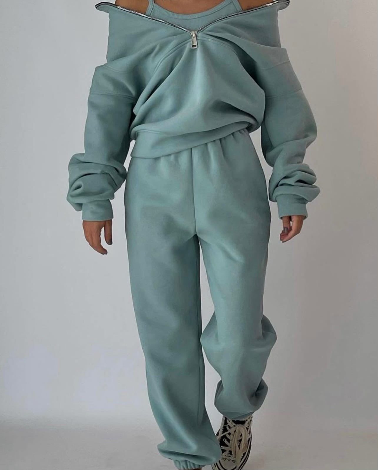 Pink Lumina Wear Grace casual oversized two-piece activewear set with streetwear style, featuring relaxed fit and modern design.