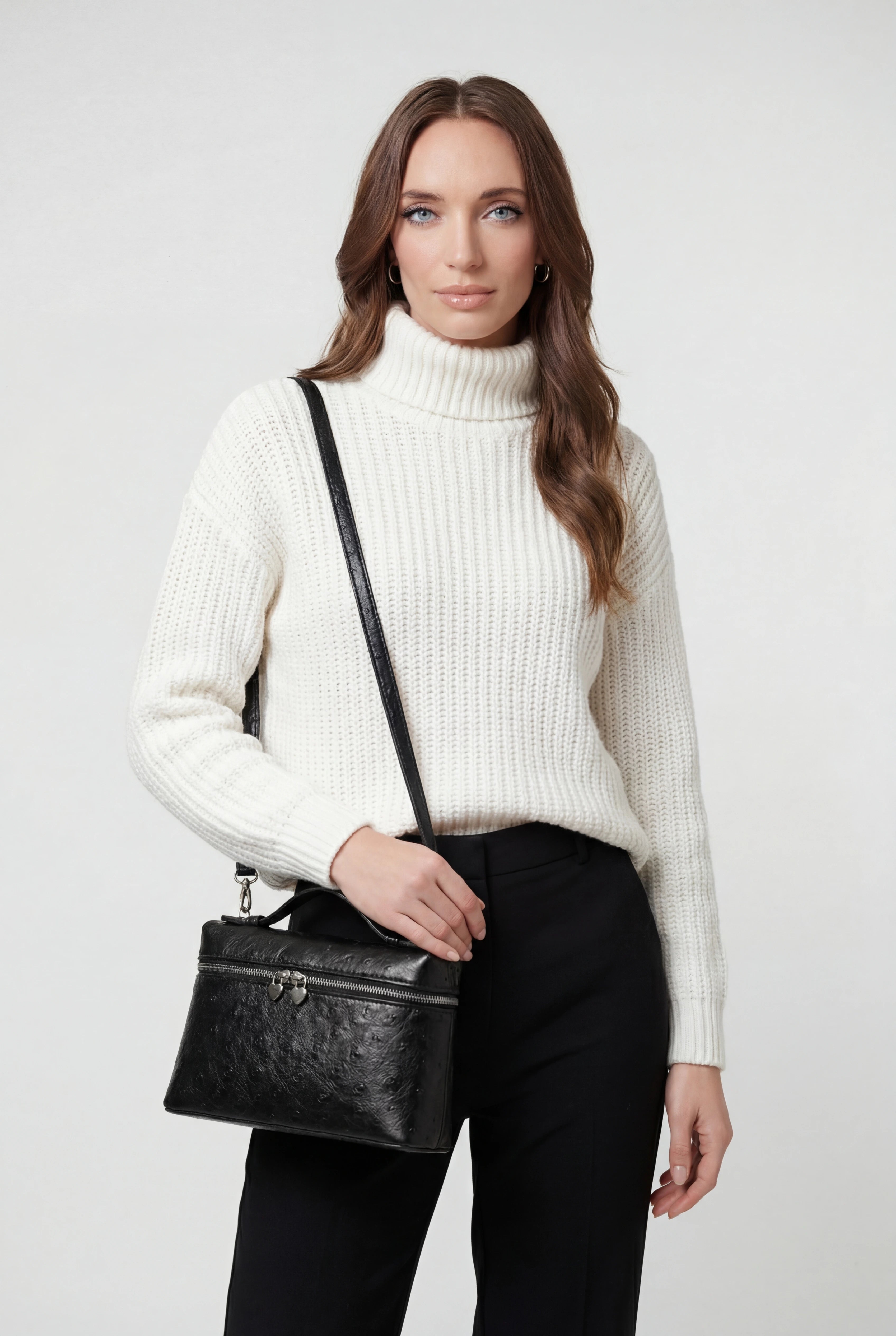 Lumina Wear Isabella black crossbody bag with adjustable strap, stylish handbag for everyday use.