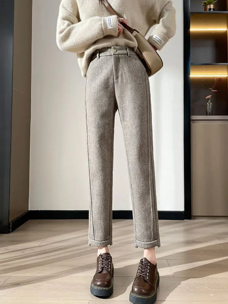 Gray high-waisted pencil trousers from Lumina Wear's Isabella collection, tailored for a sleek, elegant fit.