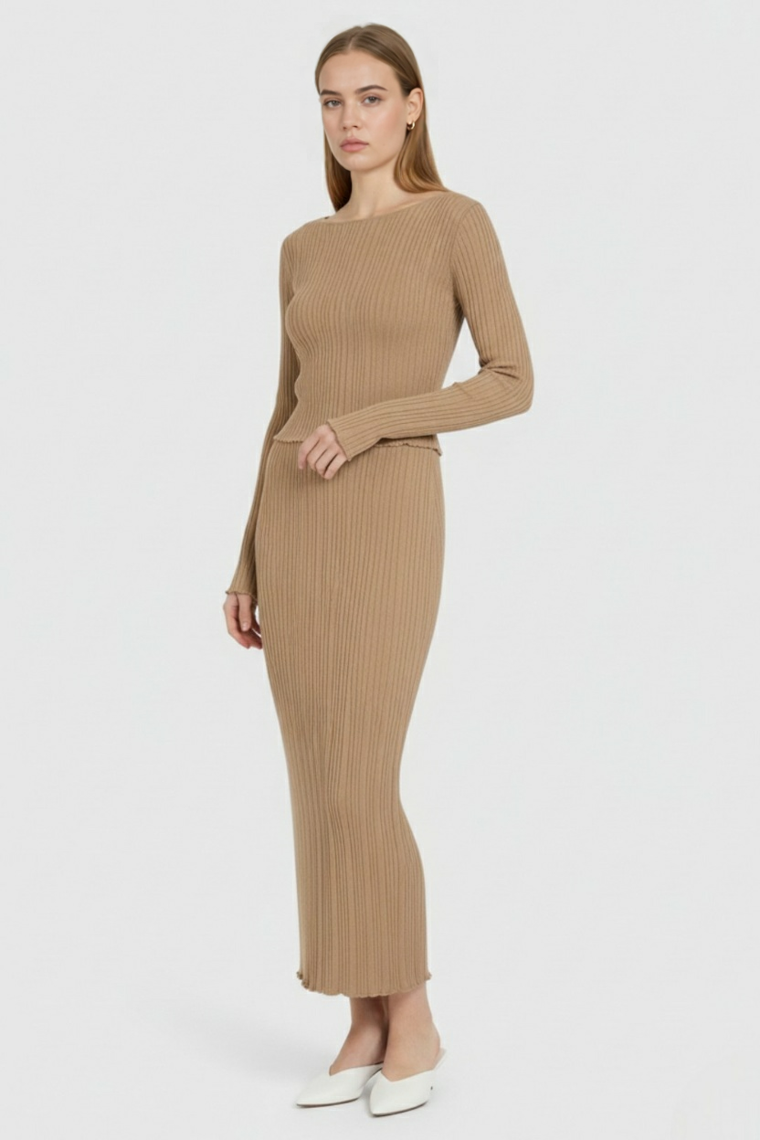Elegant khaki maxi skirt set with slim fit from Lumina Wear, featuring a stylish and comfortable design for a sophisticated look.