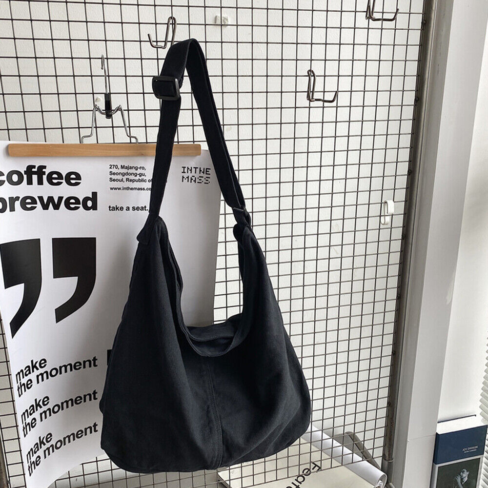 Lumina Wear Noa minimalist beige canvas shoulder bag with oversized design, stylish and spacious for everyday use.