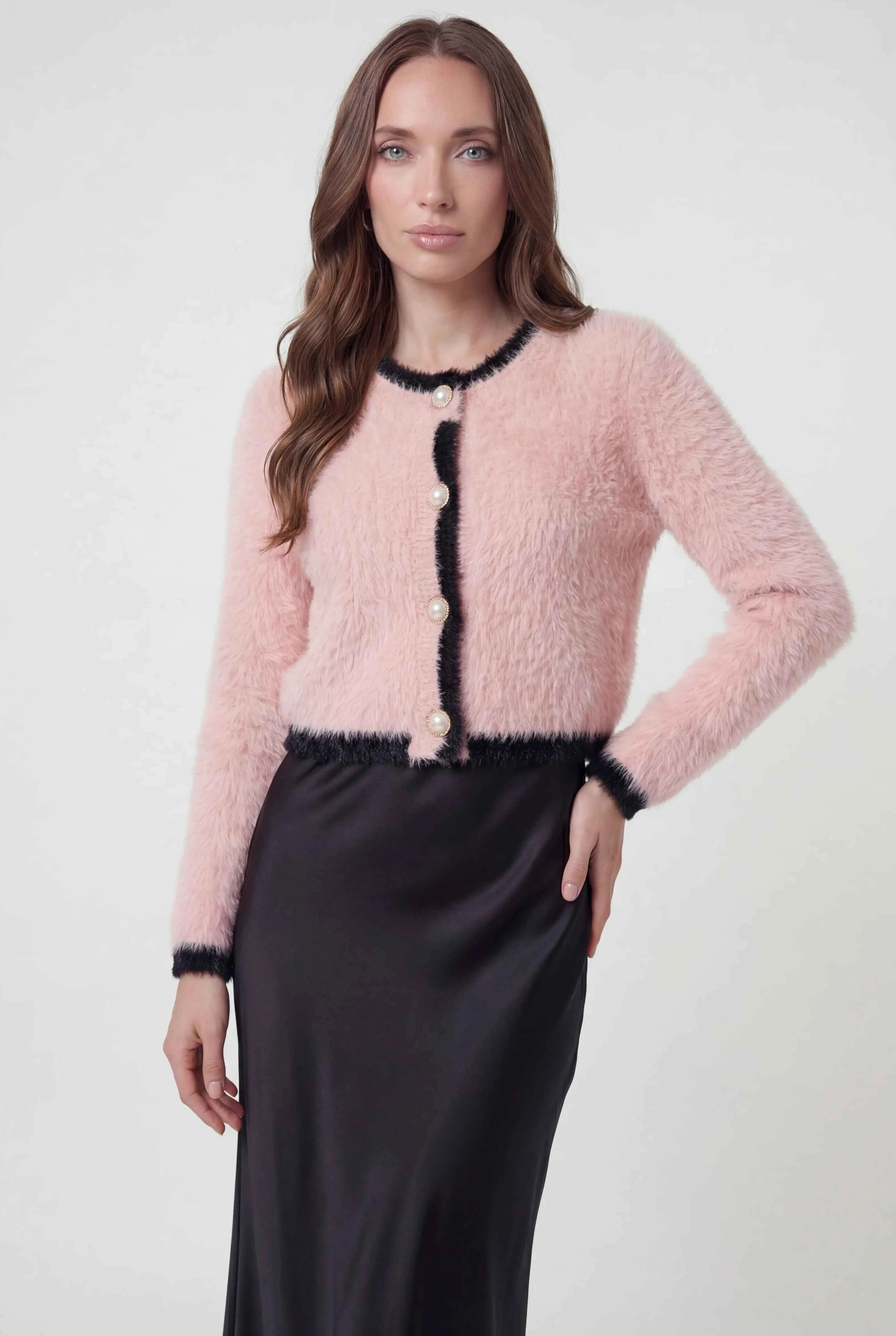 Lumina Wear Sophia cozy cropped cardigan with ribbed details, women's sweater in soft knit fabric, stylish and comfortable.