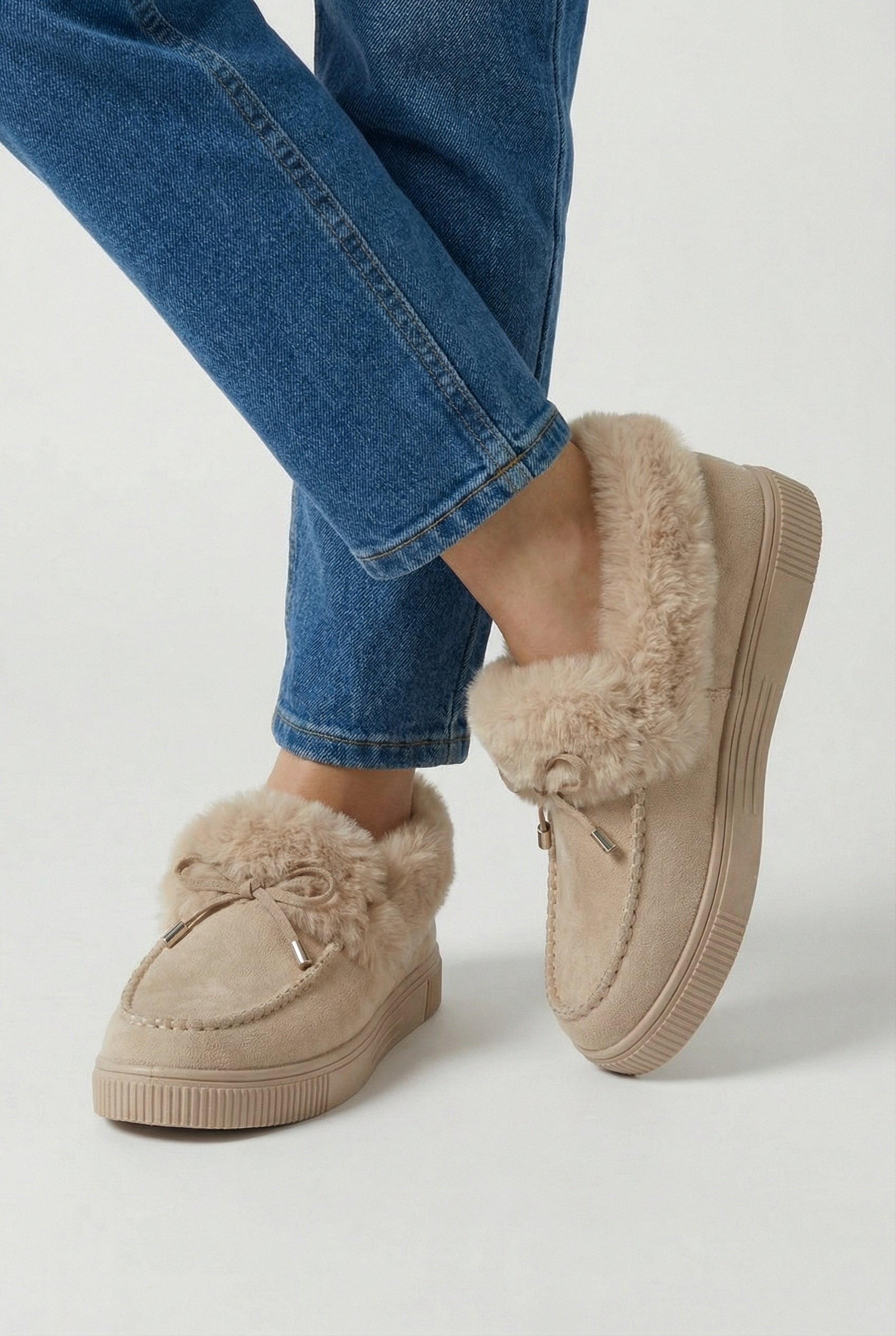 Lumina Wear Victoria beige winter boots for women with sturdy soles and warm lining, perfect for cold weather.