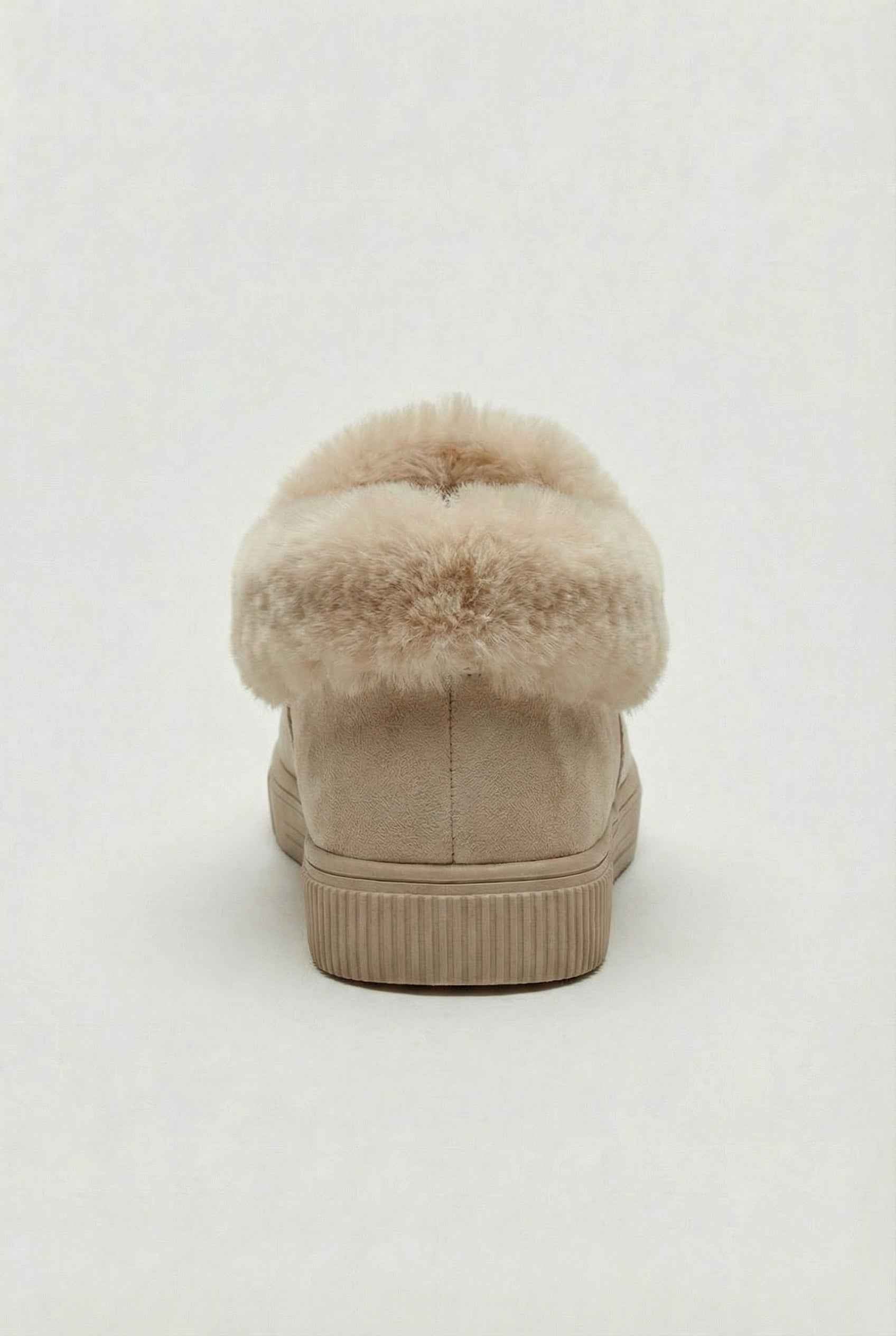 Lumina Wear Victoria beige women's winter boots with sturdy sole and warm lining, perfect for cold weather.