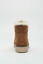 Victoria Lumina brown ankle boots with warm lining, stylish lace-up design, and low heel, perfect for cold weather.