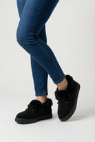 Victoria cozy black winter boots with warm lining, Lumina Wear, for women, featuring a stylish design and comfortable fit.