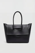 Lumina Wear Victoria black handbag with adjustable strap, stylish and elegant accessory for versatile everyday use.