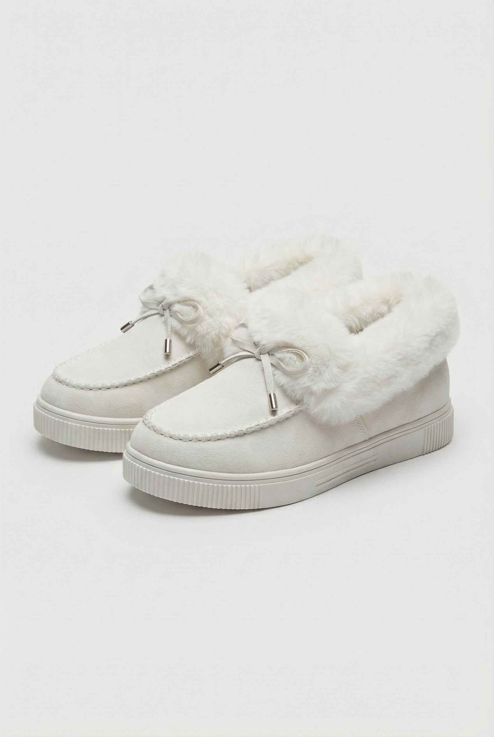 Victoria insulated winter boots by Lumina Wear with cozy lining, white color, stylish design, perfect for cold weather.