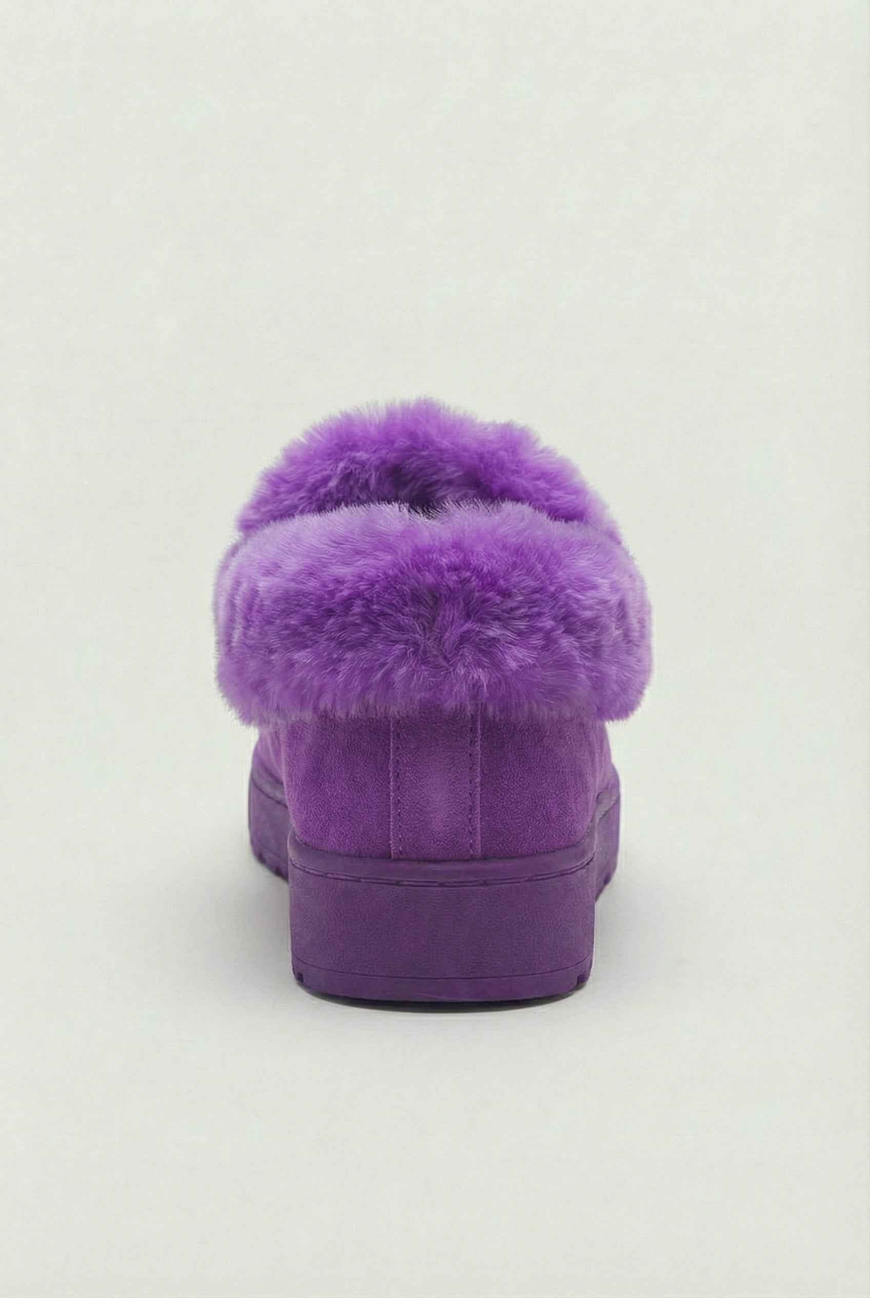 Lumina Wear Victoria purple winter boots with a stylish design and comfortable fit, perfect for cold weather.