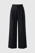 Victoria Lumina high-waisted black trousers for women, tailored fit with comfortable fabric, stylish and versatile pants.