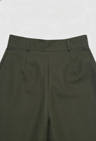 Victoria Lumina high-waisted wide-leg trousers for women in army green, tailored fit, stylish and comfortable for everyday wear.